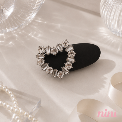 Noir Bijou Clip